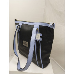 Cartera Alessia cuero negro y celeste