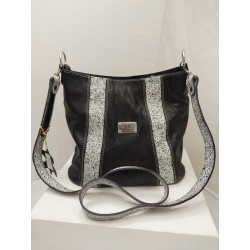 Cartera Uxia color negro...