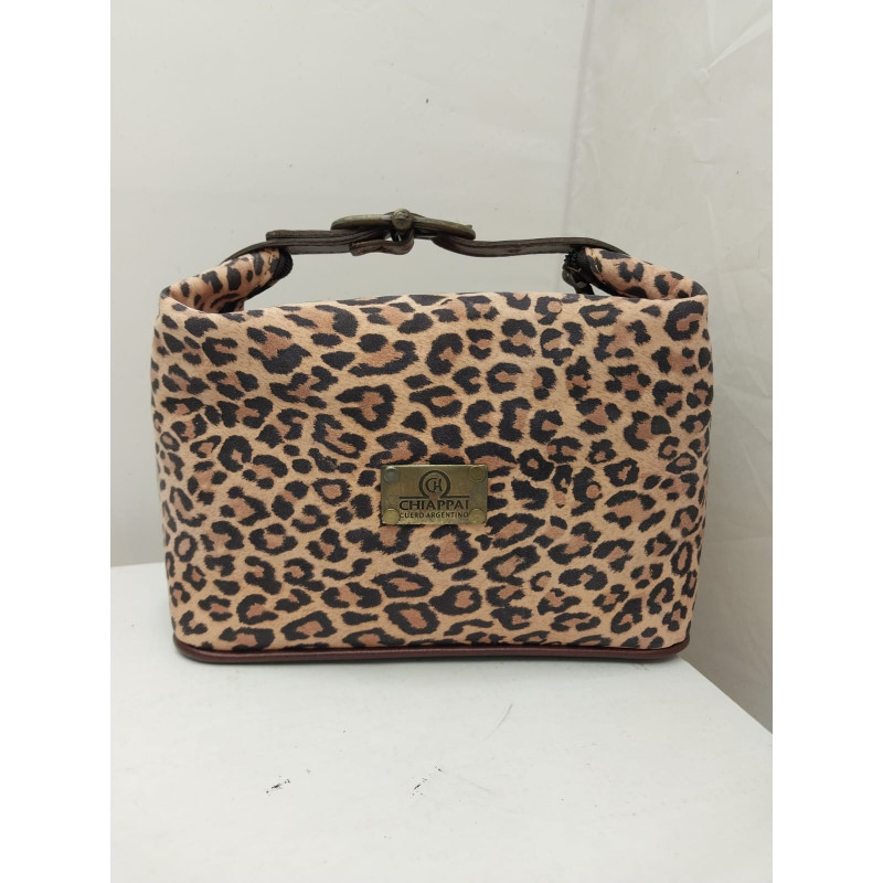 Neceser cuero color animal print