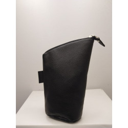 Yerbero de cuero color graneado negro