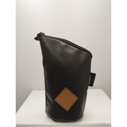 Yerbero de cuero color...