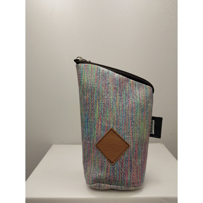 Yerbero de cuero color estampado rayado