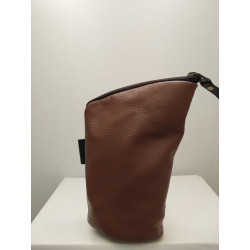 Yerbero de cuero color graneado roble