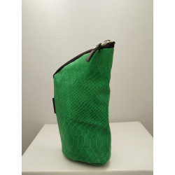 Yerbero de cuero color reptil verde