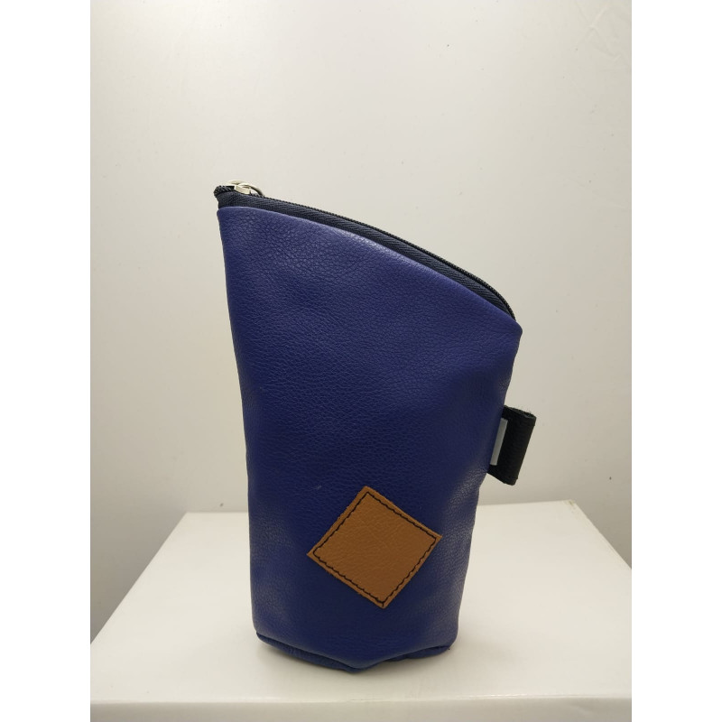 Yerbero de cuero color graneado azul