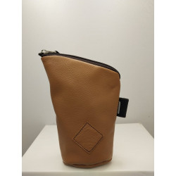 Yerbero de cuero color...