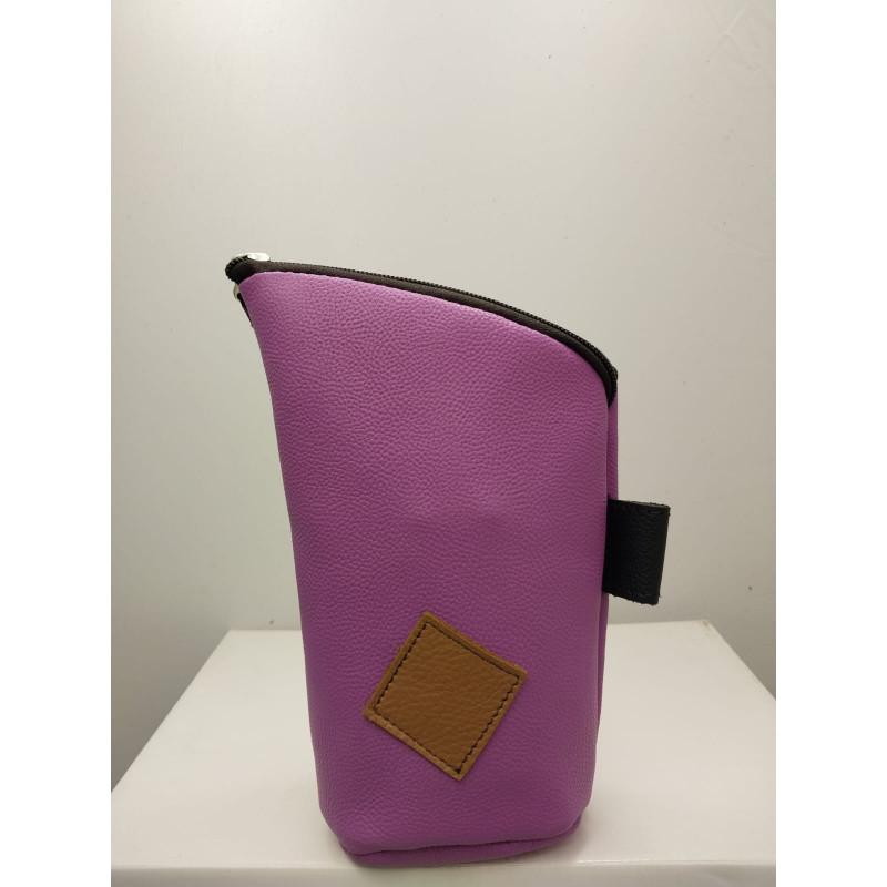 Yerbero de cuero color graneado violeta