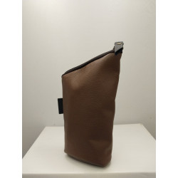 Yerbero de cuero color marrón