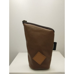 Yerbero de cuero color marrón