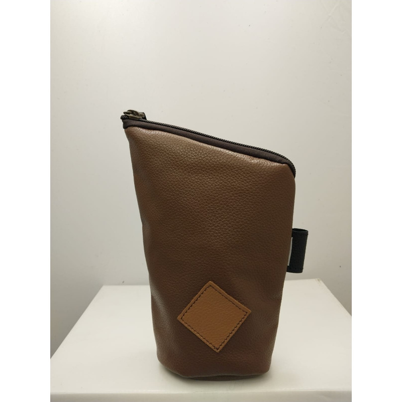 Yerbero de cuero color marrón