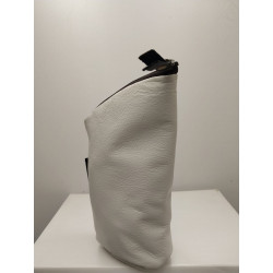 Yerbero de cuero color blanco