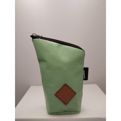 Yerbero de cuero color...