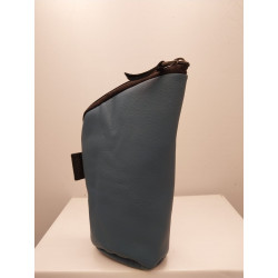 Yerbero de cuero color celeste