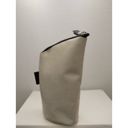 Yerbero de cuero color beige liso