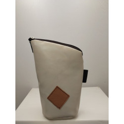 Yerbero de cuero color...